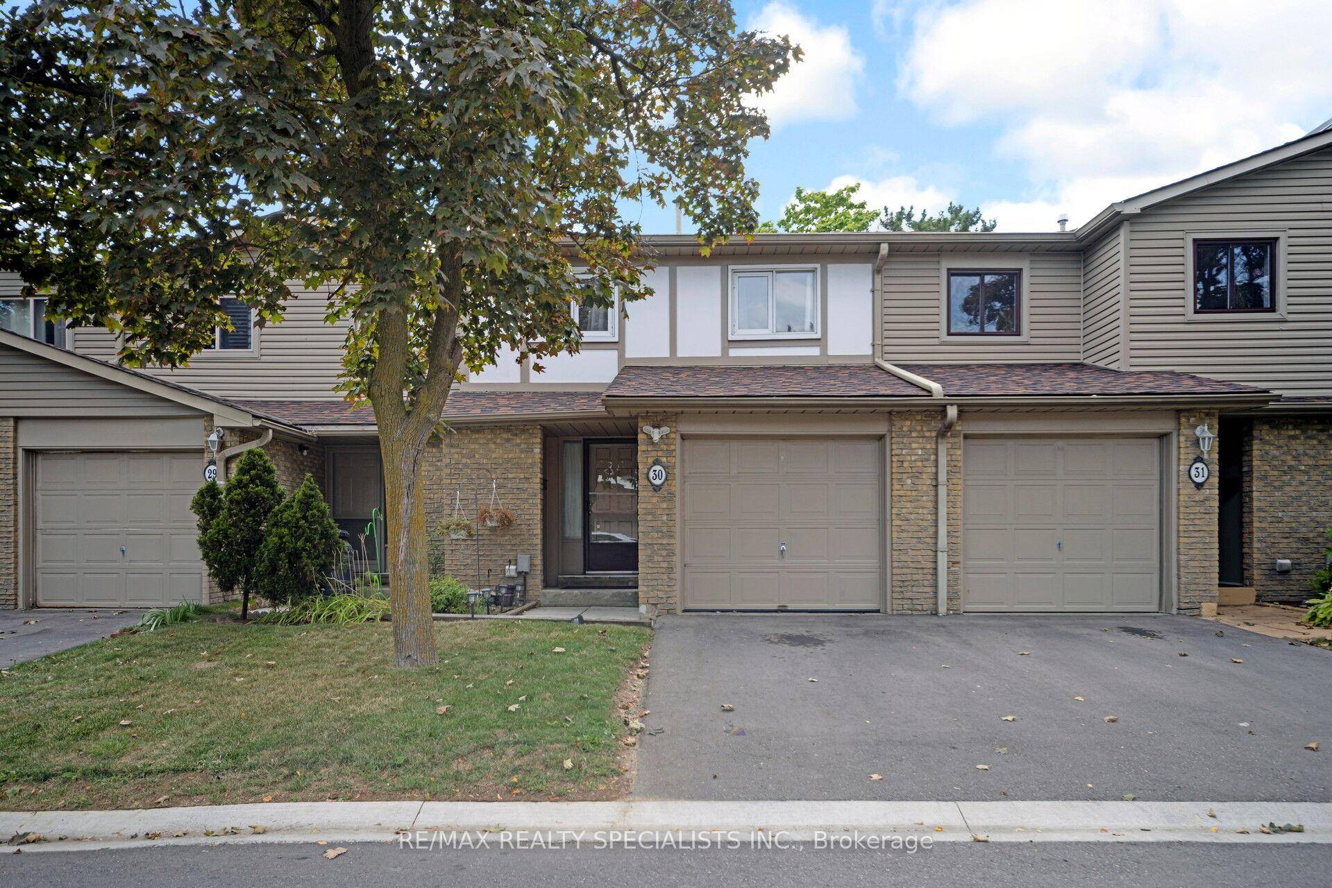 Welcome to this spacious 3 bedroom, 2.