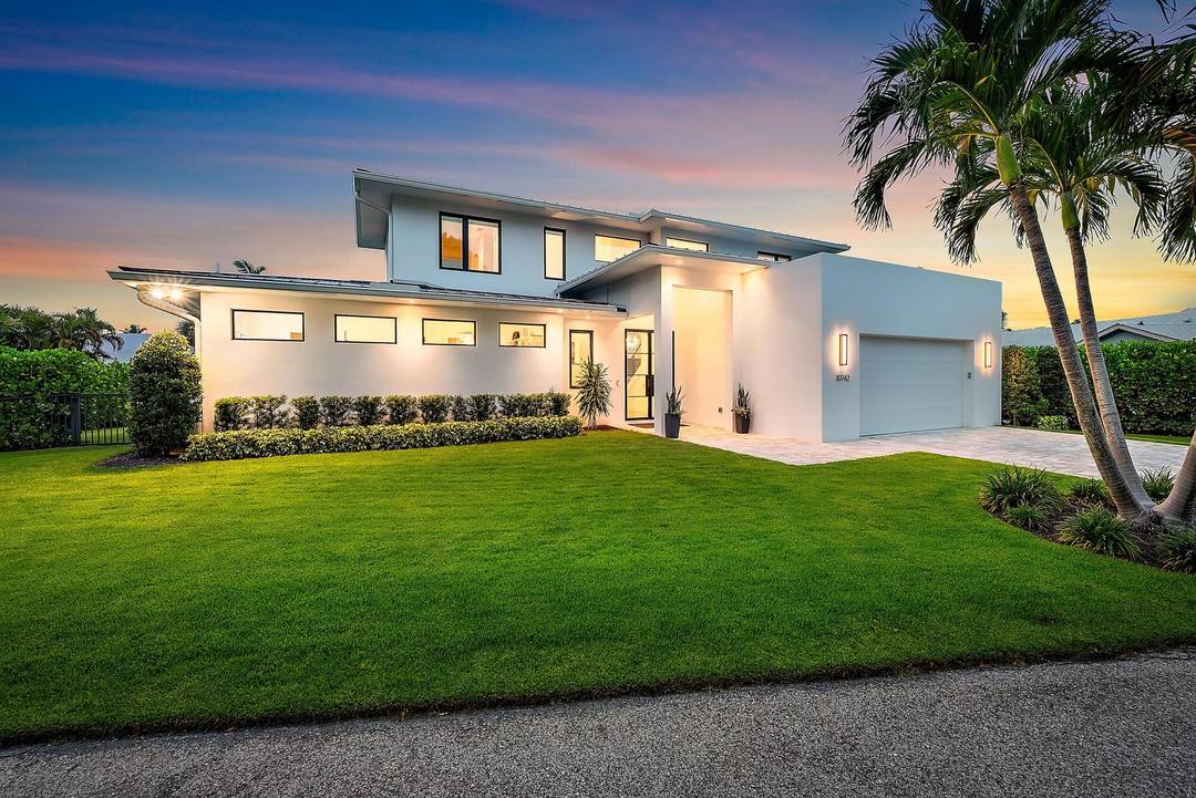 Located in the canal community of The Harbour at Hobe Sound this custom contemporary residence w water views completed in late Oct 2023 blends modern luxury w coastal living amp ...