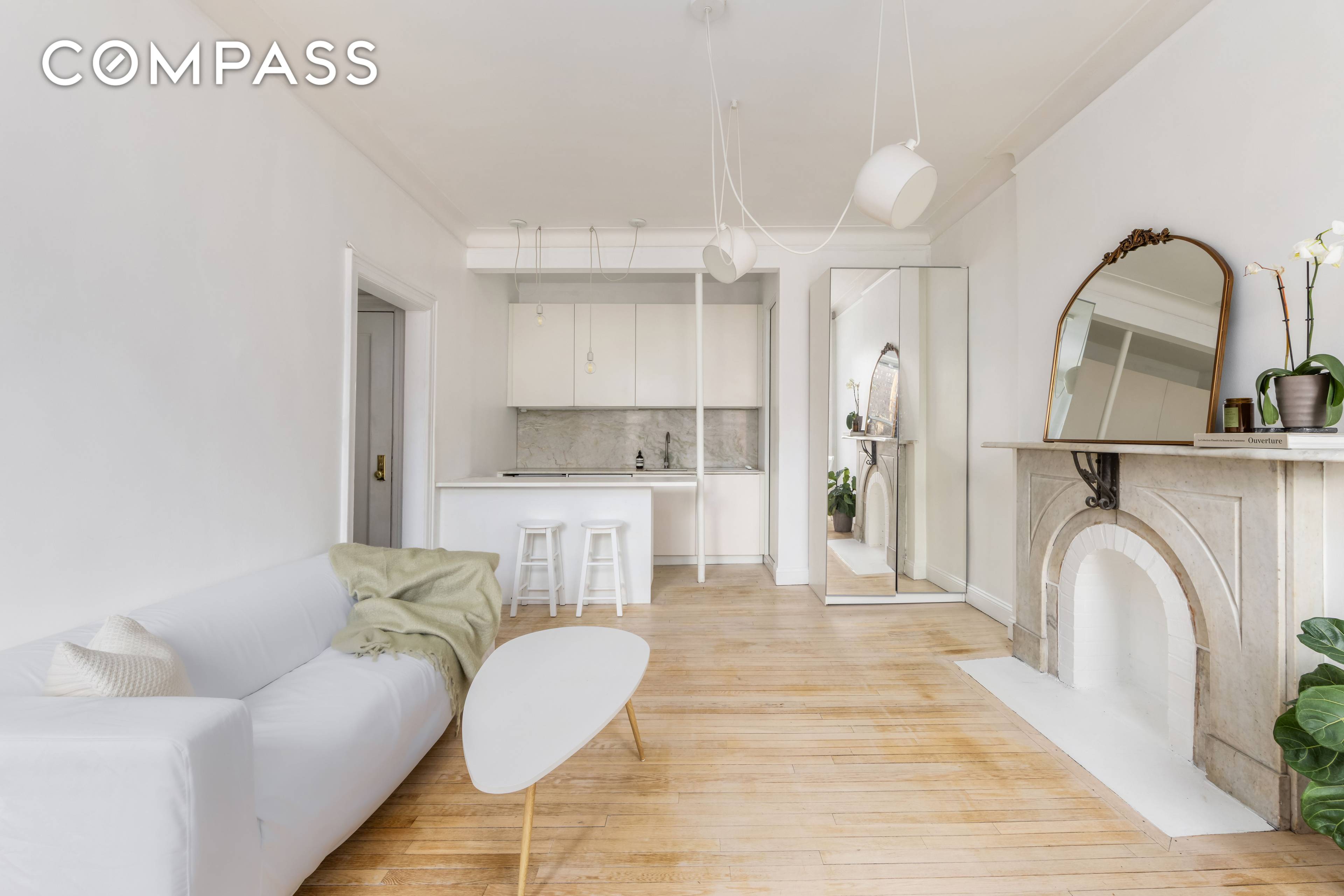 Discover Villa Blanc, a delightful one bedroom co op located in a historic townhouse in the vibrant West Village.