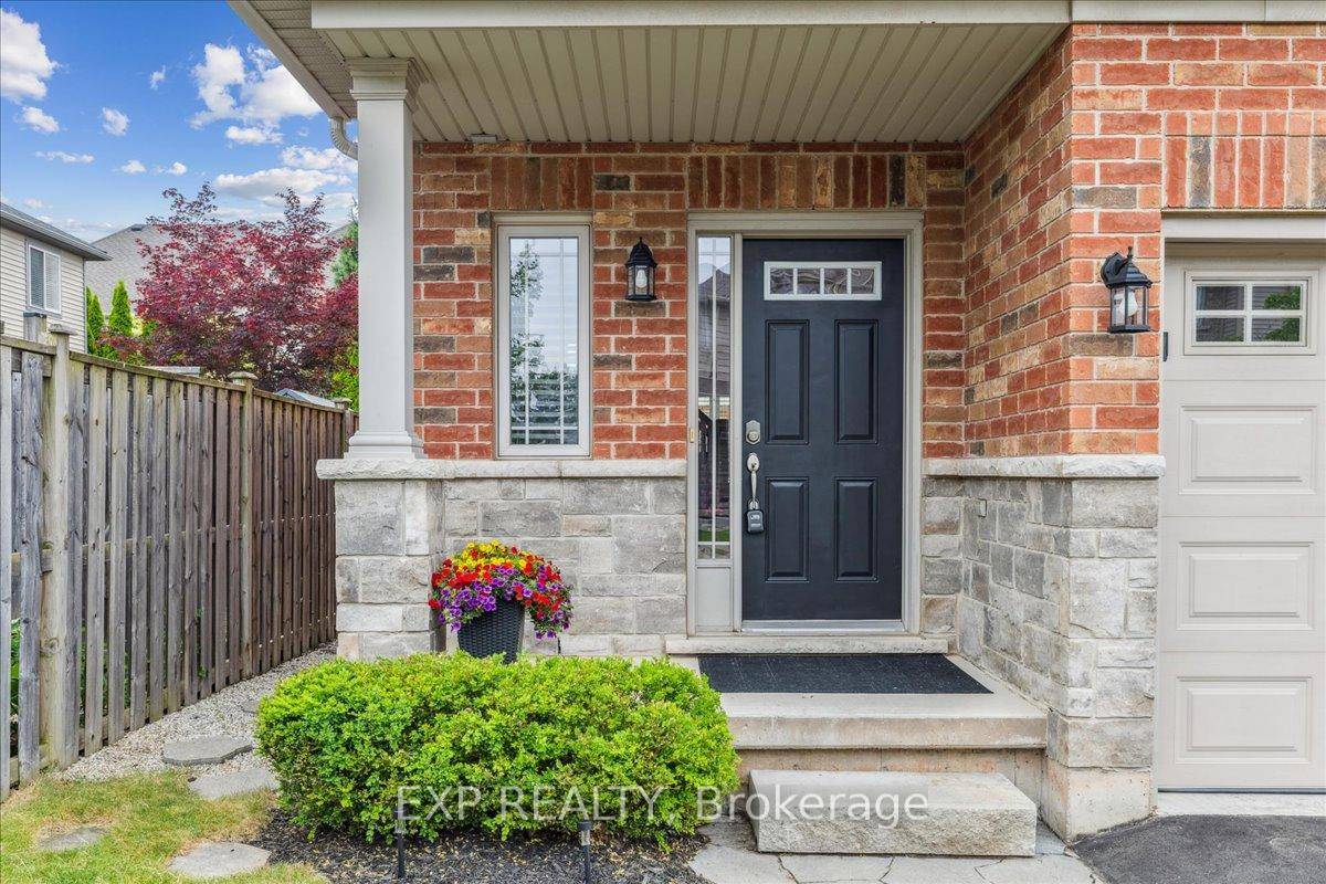 Welcome to this charming 3 bedroom end unit townhouse in Grimsby, ideally located at the end of a quiet dead end street, nestled between the scenic Niagara Escarpment and Lake ...
