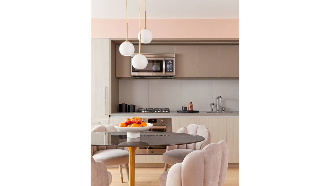 Perfectly positioned in the center of Downtown, 7 Dey offers stunning studio, one, two, and three bedroom luxury rental apartments with a select number of units featuring private terraces.