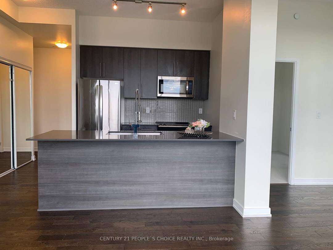 Fully Furnished Square One executive !