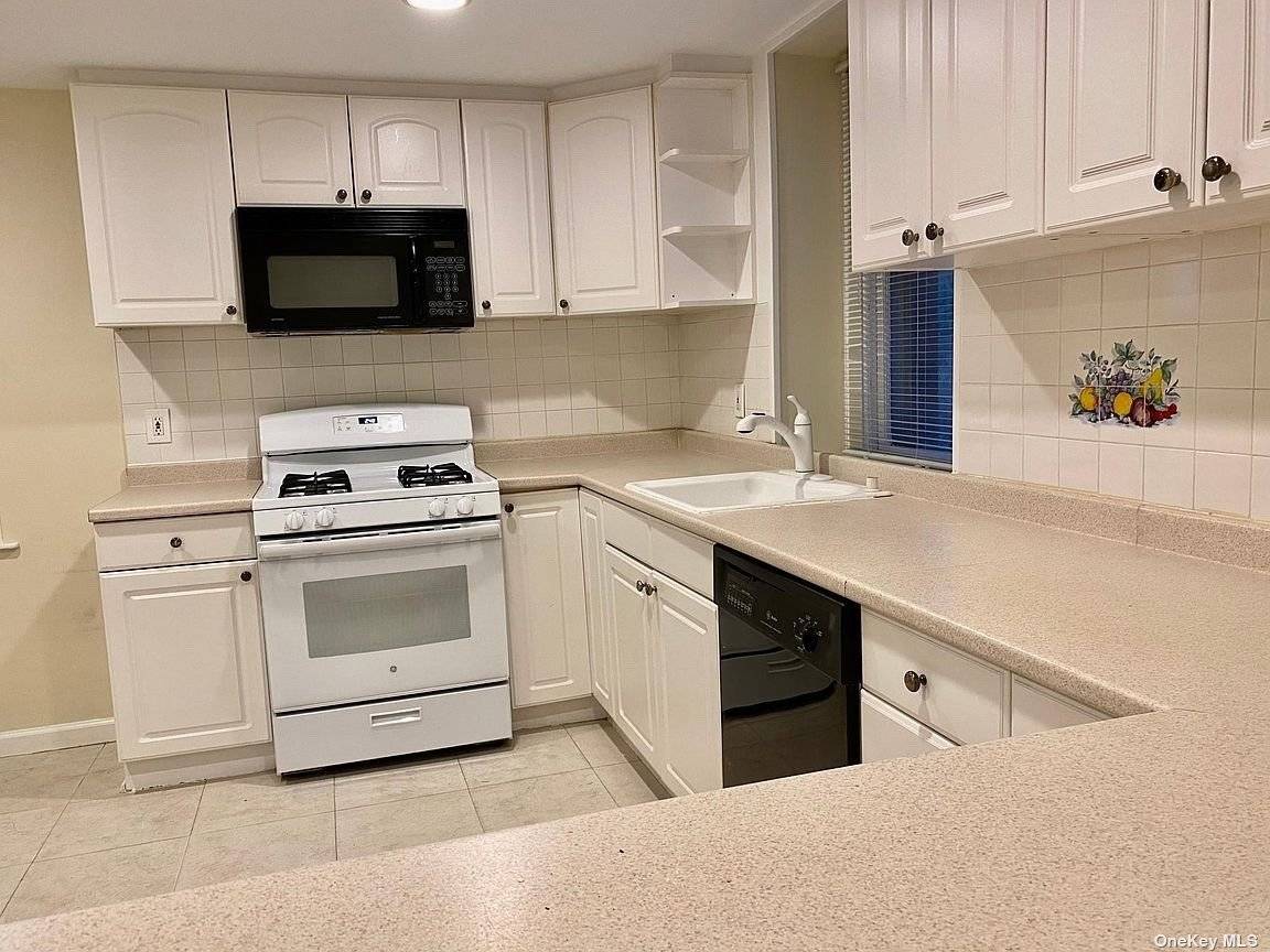 BEST VALUE IN ROSLYN. Chic and Easy Living, Spacious 2 Bedroom 2 Bathroom, EIK, Everything On One Level With Open Floor Plan, Central Air, Gas Heating System And Cooking, Private ...