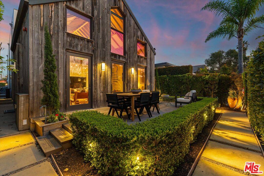 752   Palms Blvd 4BR Marina Del Rey La