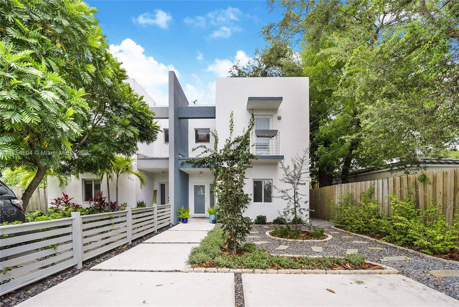 Rare modern move in ready 3BR 2.