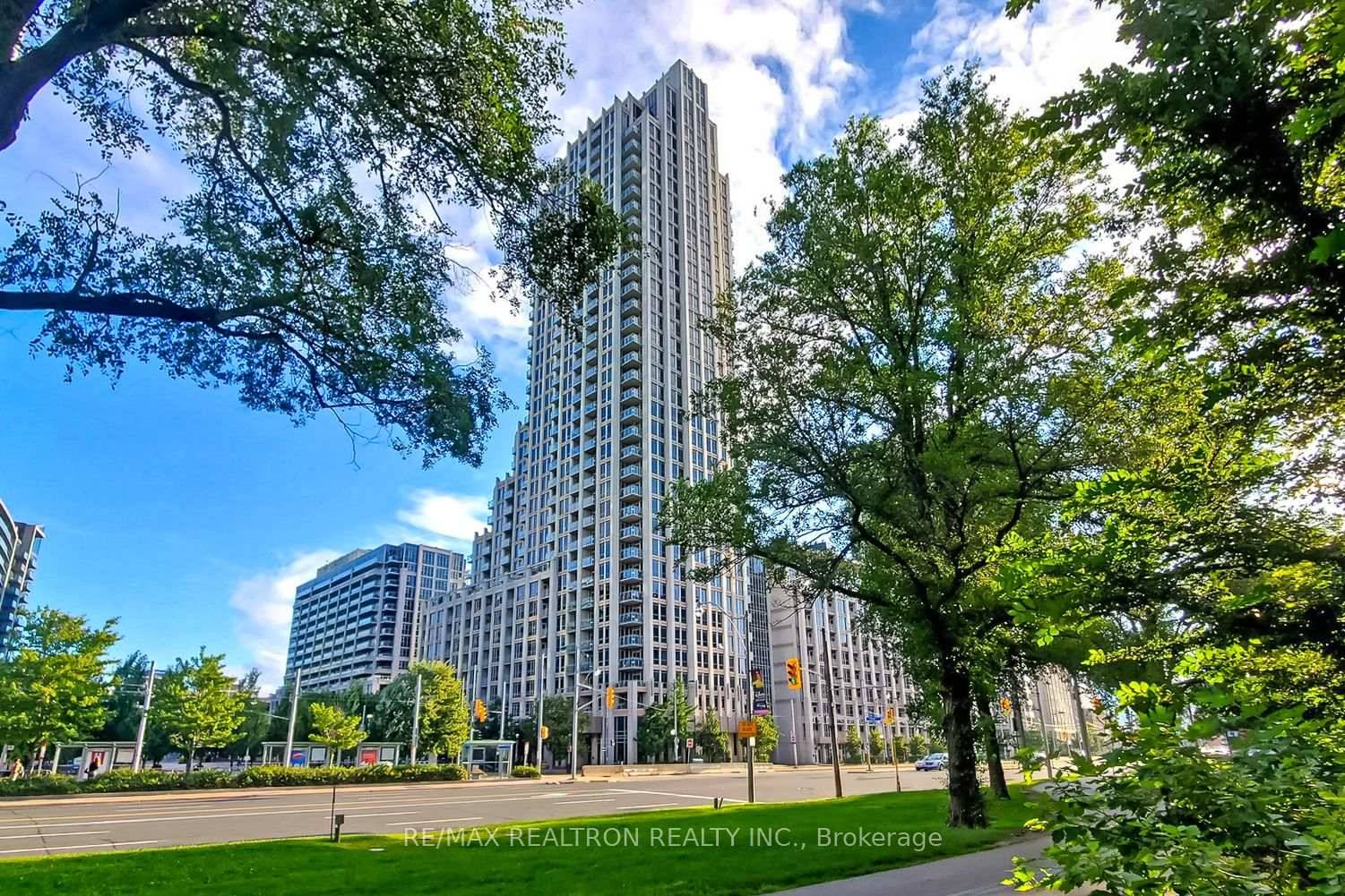 Looking for a spacious, beautifully maintained 2 1 corner unit right by the waterfront ?