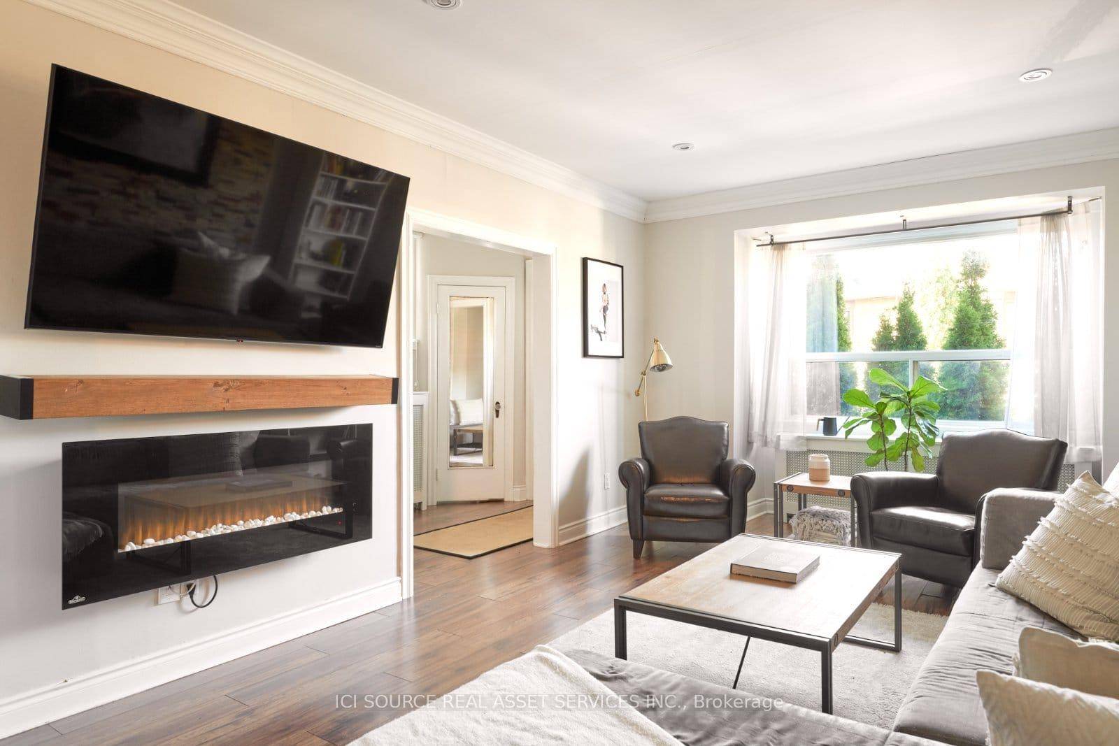 Bright, Fully Furnished 3 Bedroom Home in Toronto's Junction Family Friendly and All Inclusive.