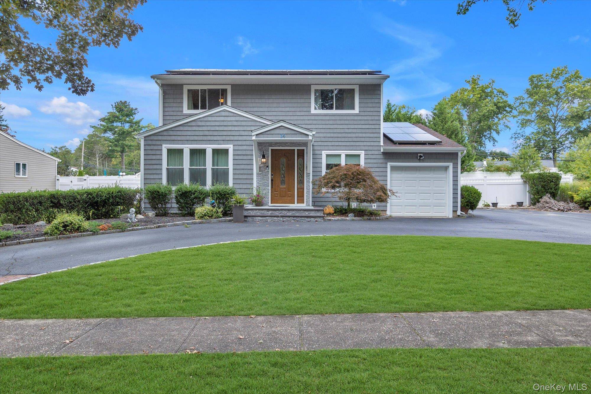Lovely Expanded Colonial Home featuring 3 4 bedrooms, 2.