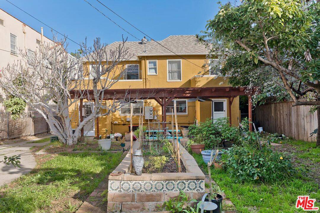 613  N Plymouth Blvd 4BR Mid Wilshire La