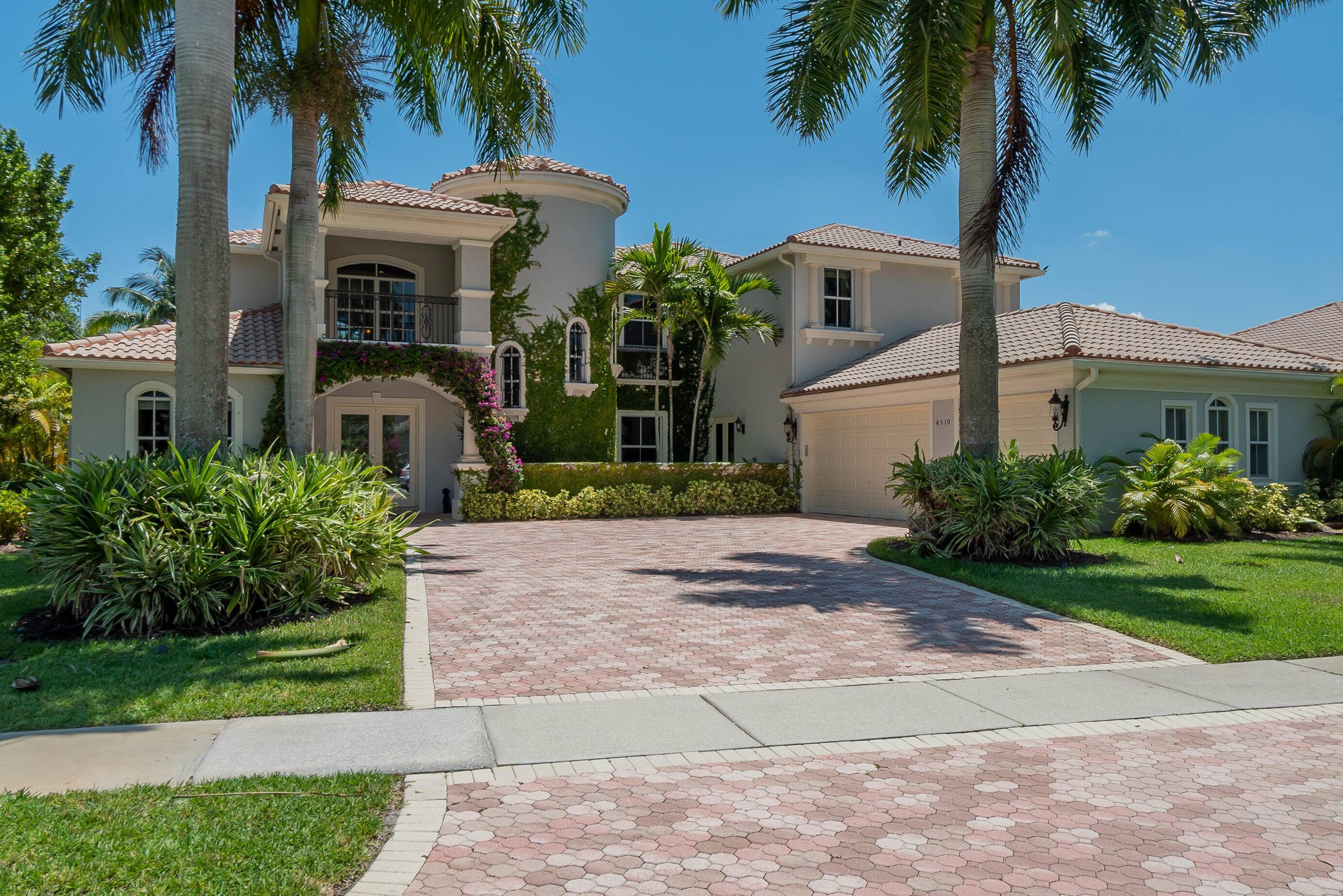 Located in the prestigious community of The Estates at The Isles, this beautifully updated 4 bedroom, 4.