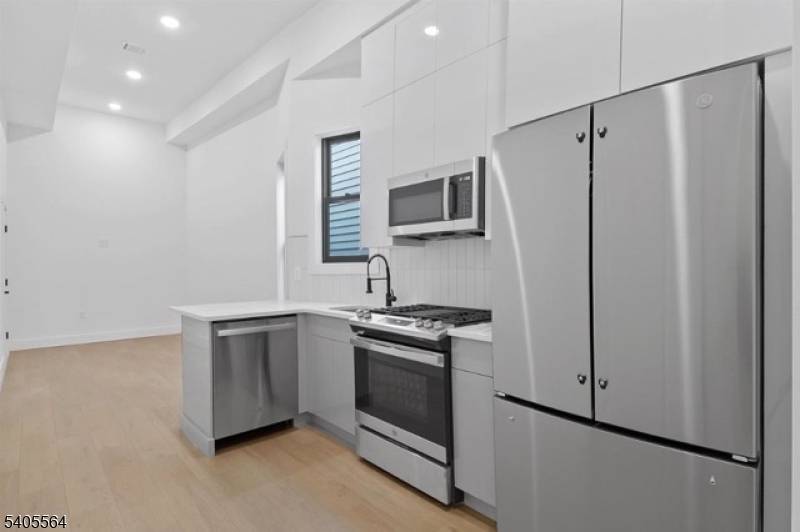Be the first to live in this brand new 2 bedroom, 2 bathroom residence, thoughtfully designed for modern city living in one of the Jersey City Heights' most convenient and ...