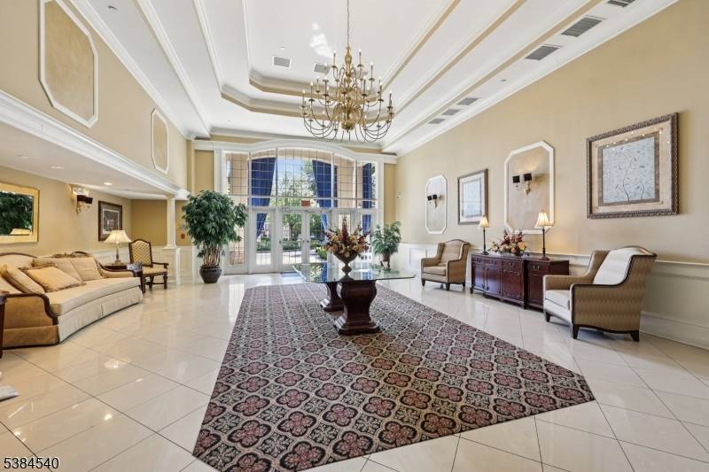 Welcome to Windsor Court Condominiums an 80 unit, four story luxury community designed for both comfort and convenience.