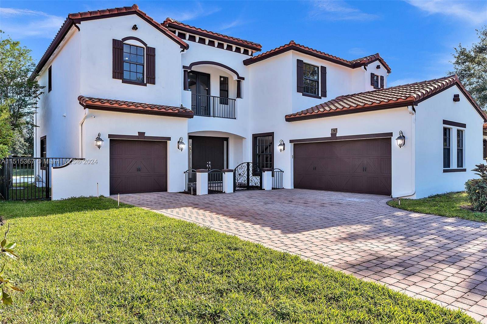 Welcome to the prestigious Estada community located in highly desirable Cooper City.
