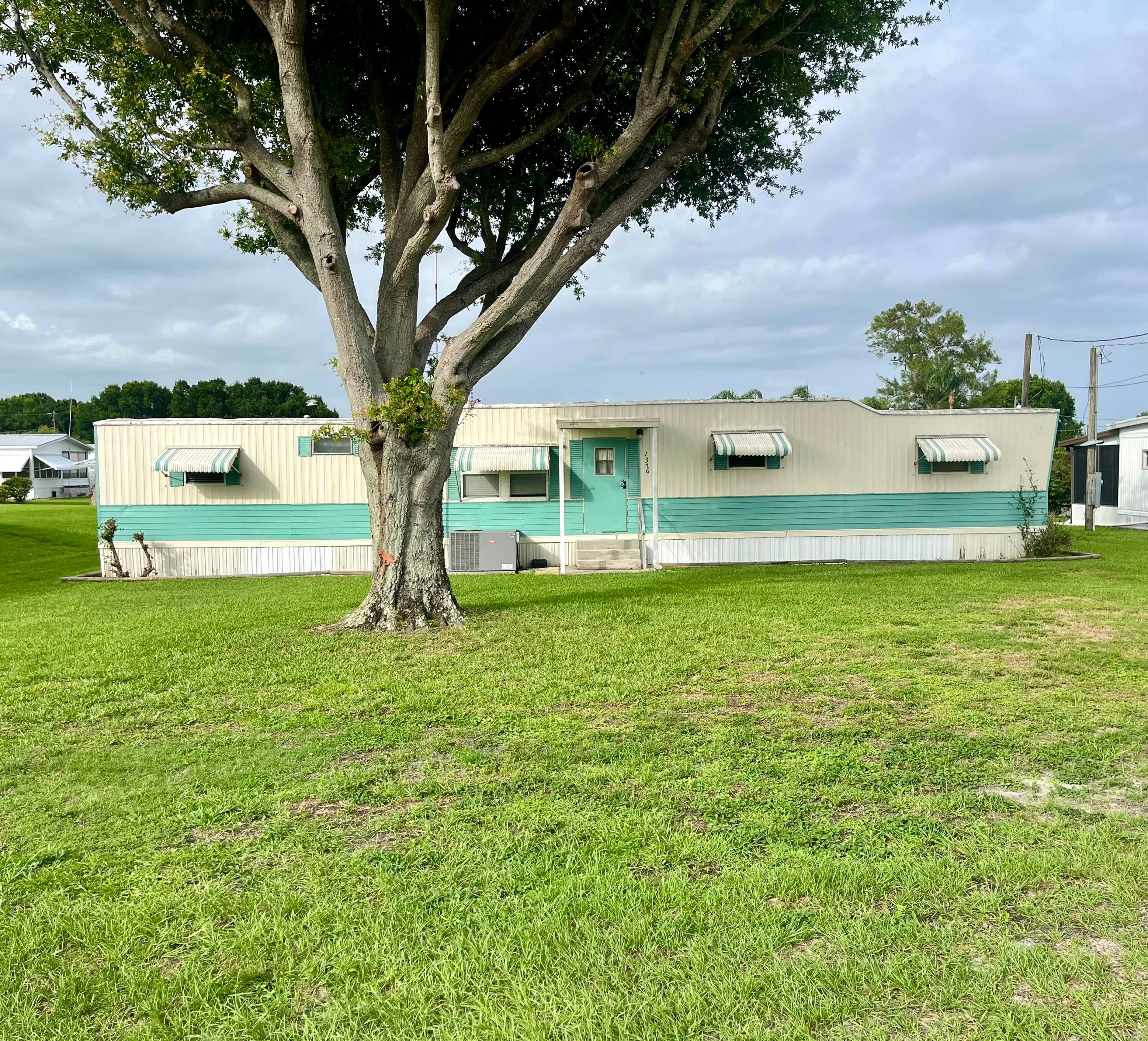 BUCKHEAD RIDGE Charming 2BDR 2BTH Singlewide mobile home with Lake O access.