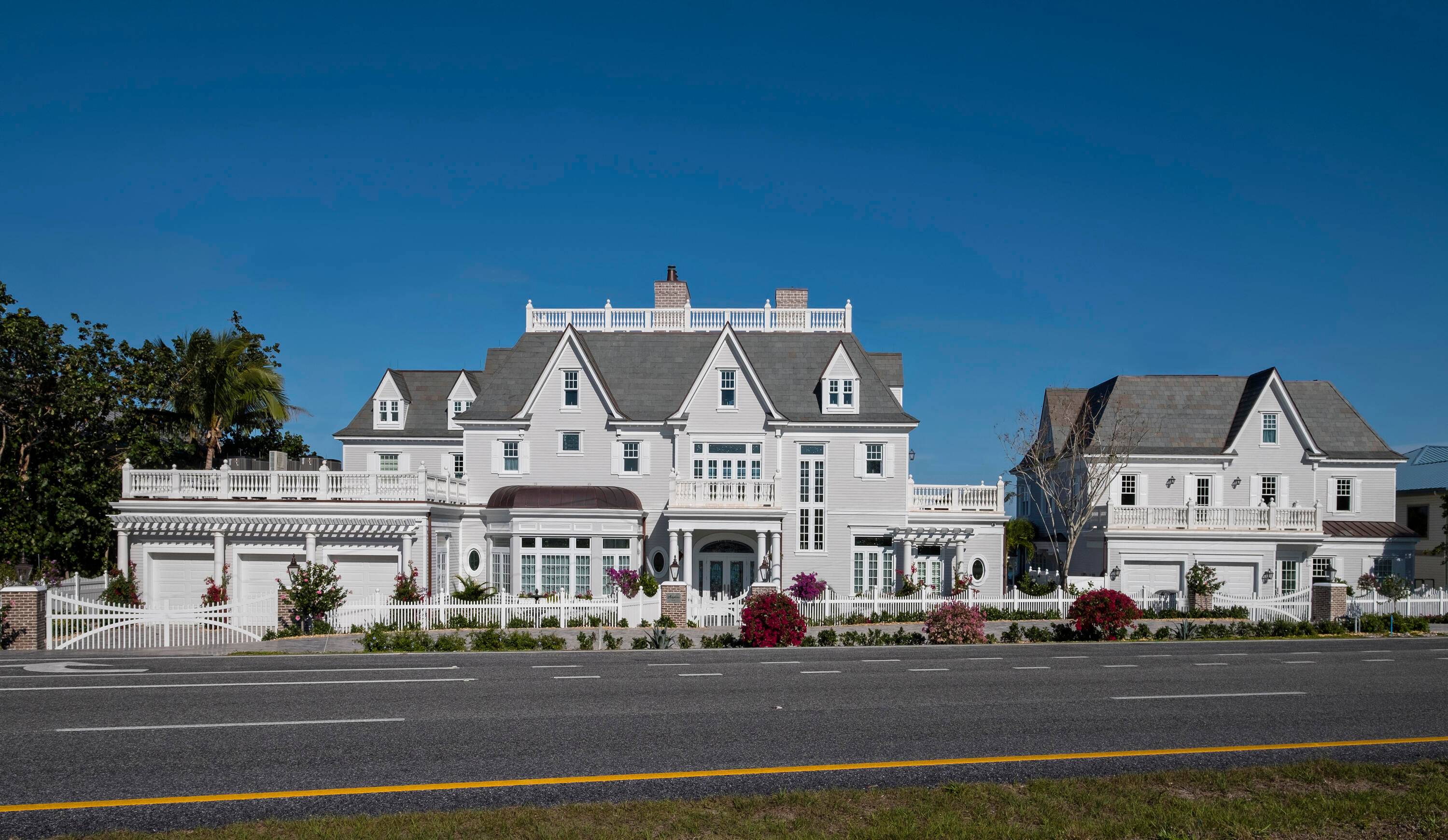 Welcome to Anglesea Estate, an extraordinary Victorian inspired waterfront retreat that combines timeless elegance with modern luxury.