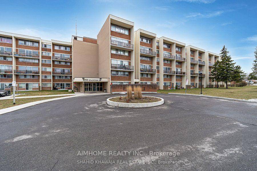 Great opportunity to own this 2 Level condo Townhome in High Demand Stainton Complex Which is located in the Heart Of Erindale Mississauga.
