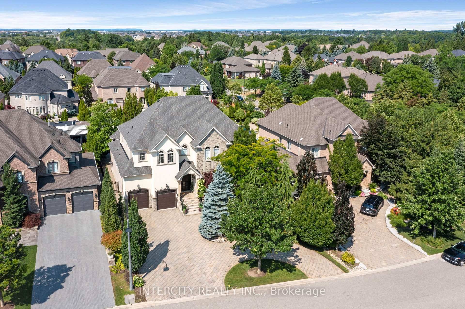 Spectacular custom built 4, 163 Sq.
