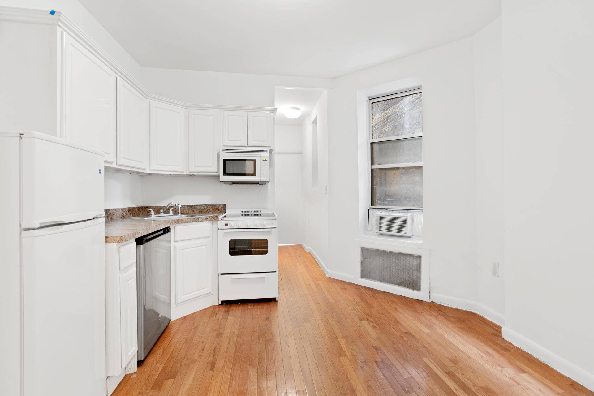 Bright amp ; Airy True Two Bedroom in the Heart of Greenwich Village Welcome home to this sunny second floor apartment located on one of the most charming blocks in ...
