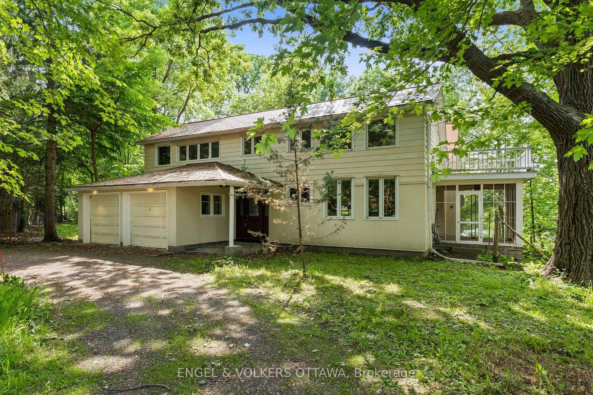 Nestled along the serene, picturesque shores of the Rideau River, this exquisite home is a harmonious blend of modern elegance, timeless charm and the unspoiled beauty of nature.