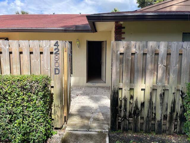 2 bedroom 2 bath townhouse with large courtyard ready for you to customize and make it your home !