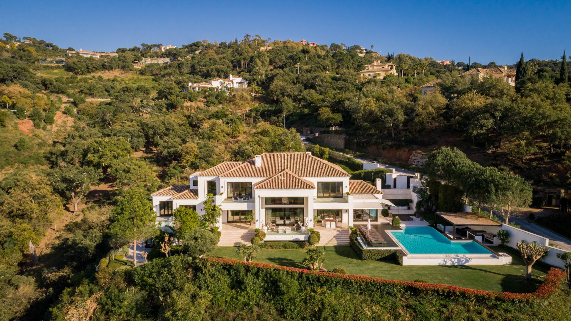 Looking for something special in ultra prestigious area ?