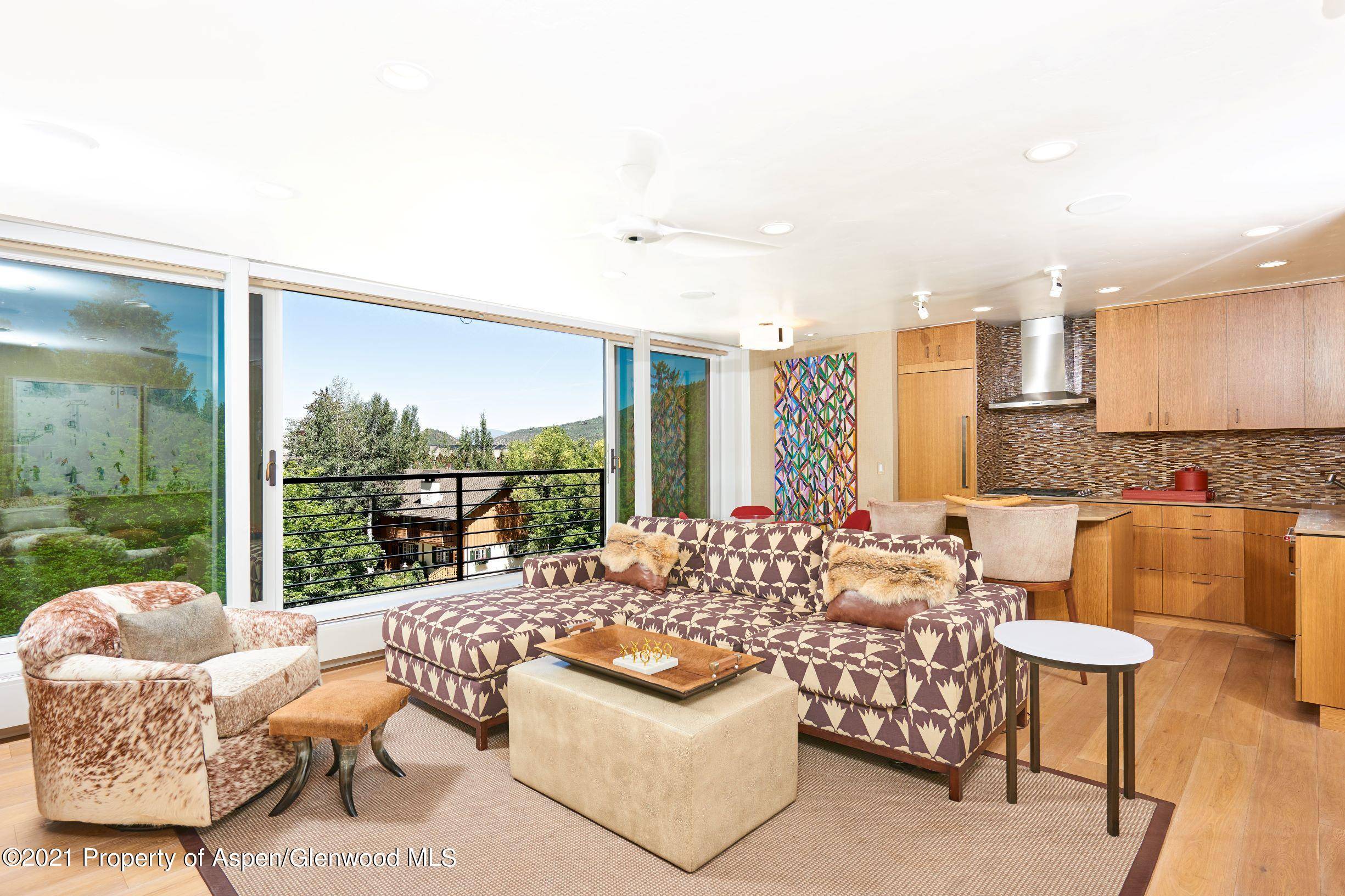 This beautiful 2nd floor Durant Condo has ski in ski out access and amazing unobstructed down valley views.