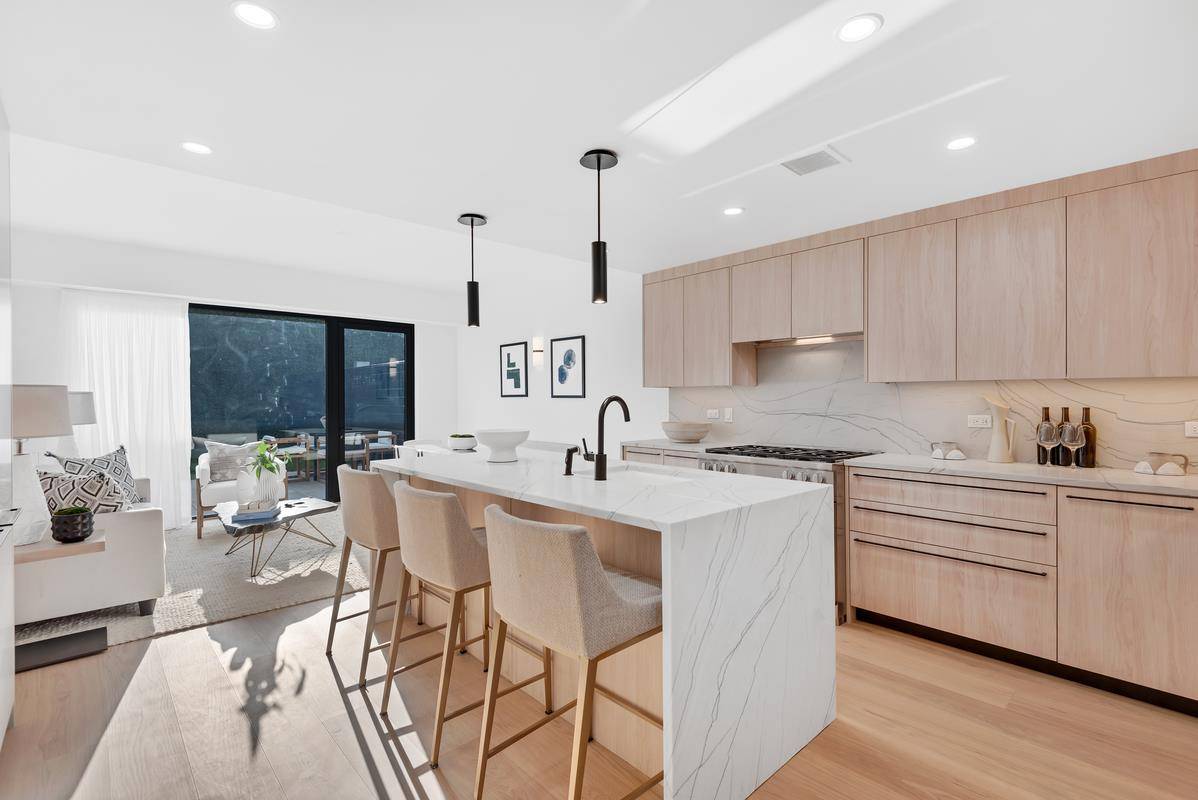 RETN TO OWN OPPORTUNITIES Now offering a Rent to Own Opportunity for a select residence 22 at Huntington St !