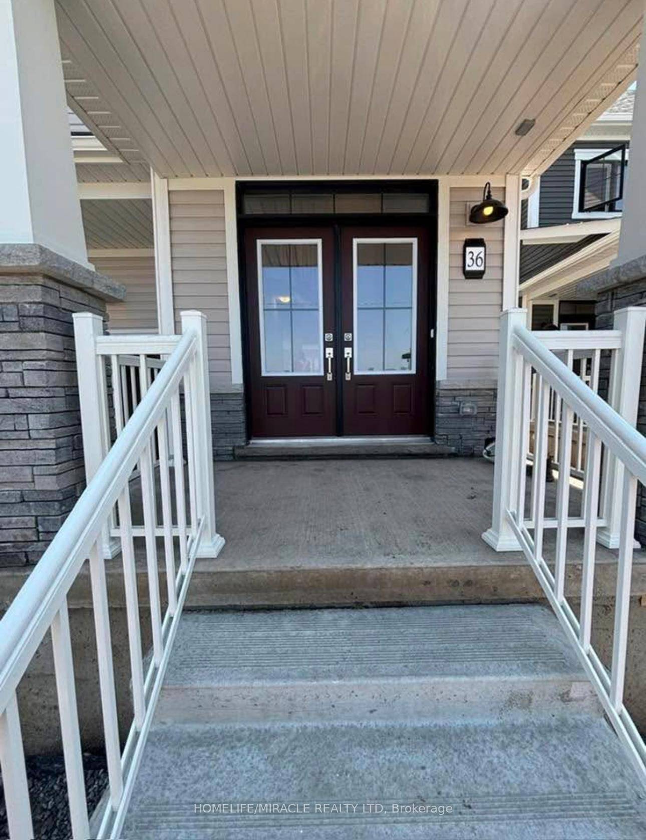 REMARKS FOR CLIENTS 2000 characters less than 2 years old beautiful Detached house in one of the best Area in city of Wellandvery close from the college amp ; Plaza ...