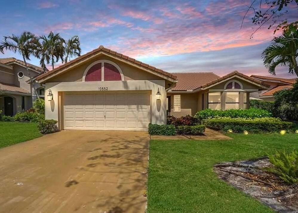 Beautifully updated 3BD 2BA home in Mission Bay's Laguna subdivision, just steps from the clubhouse.