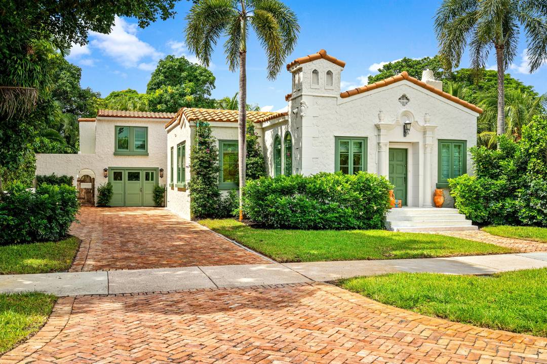 Built in 1928, this is the first Delray house designed by renowned Samuel Ogren Sr.
