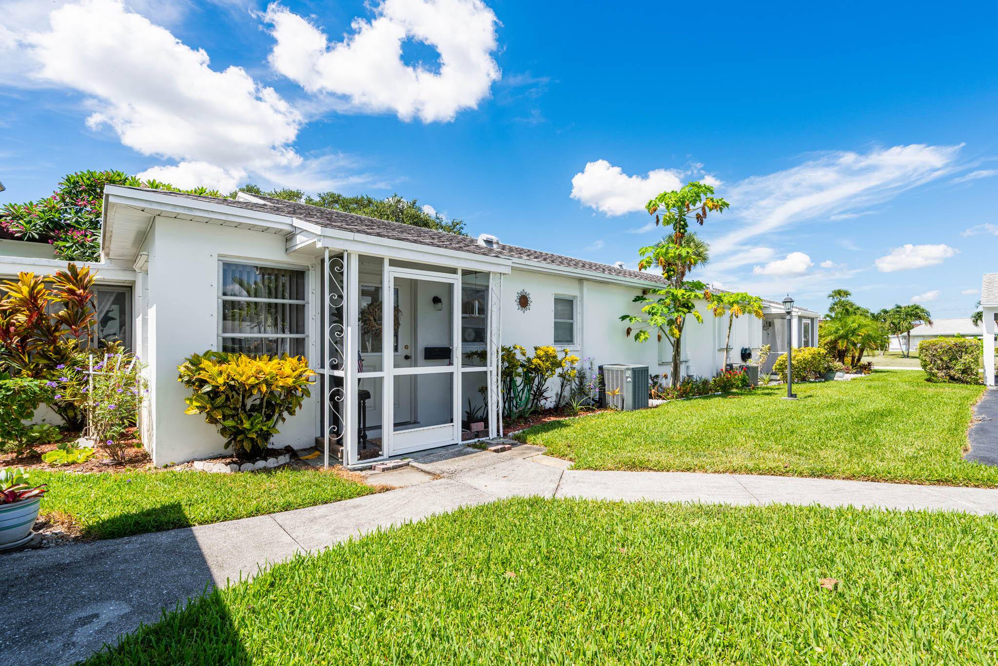 Meridian Park is a quaint, quiet place to downsize and live comfortably with loads of convenient shoppes at Promenade Plaza including a brand new Publix.