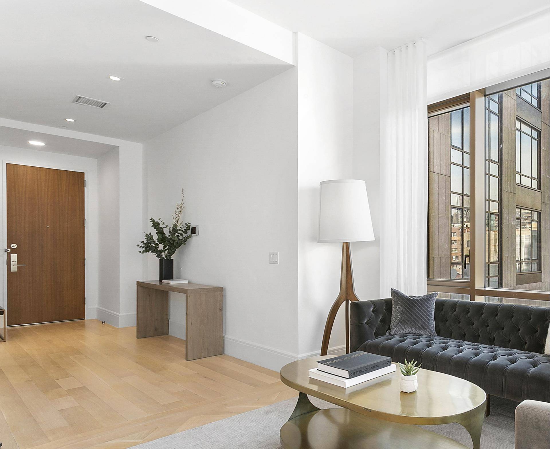 LUXURY GRAMERCY PARK RENTAL Welcome to an exquisite Gramercy Park studio apartment, an oasis of refined living.