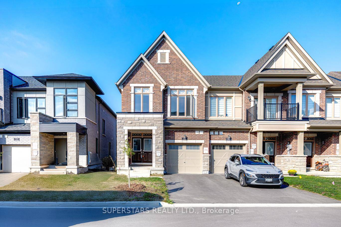 Welcome to beautiful freehold end unit townhouse in the highly sought after Angus Glen community.