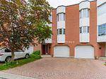 This exceptional Ravine Lot, 4 bedroom, 4 bathroom condo townhouse is highly sought after, offering a peaceful environment with proximity to excellent schools.