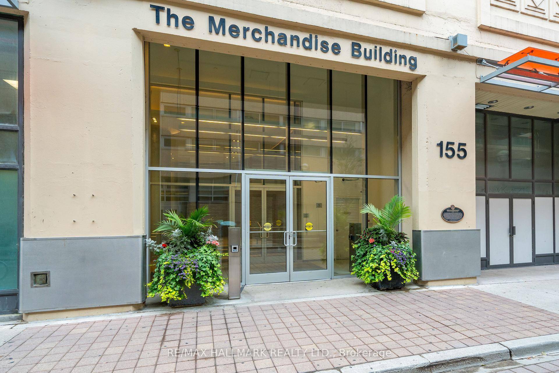 Live in Iconic Merchandise Lofts !