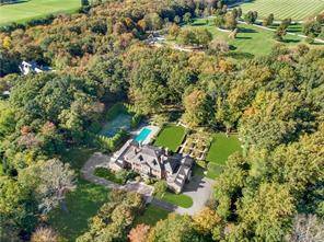 A premier custom Georgina Estate located in the bucolic area of back country Greenwich.