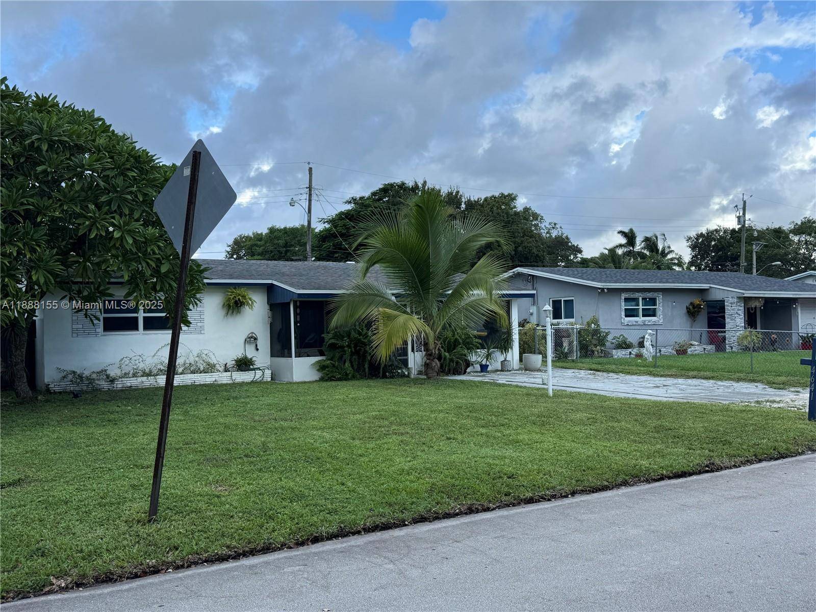 Charming 3 Bed, 2 Bath Dania Beach Home with Waterfront Park Access Welcome to 4641 SW 25th Terrace, a well kept 3 bedroom, 2 bathroom home offering comfort, character, and ...
