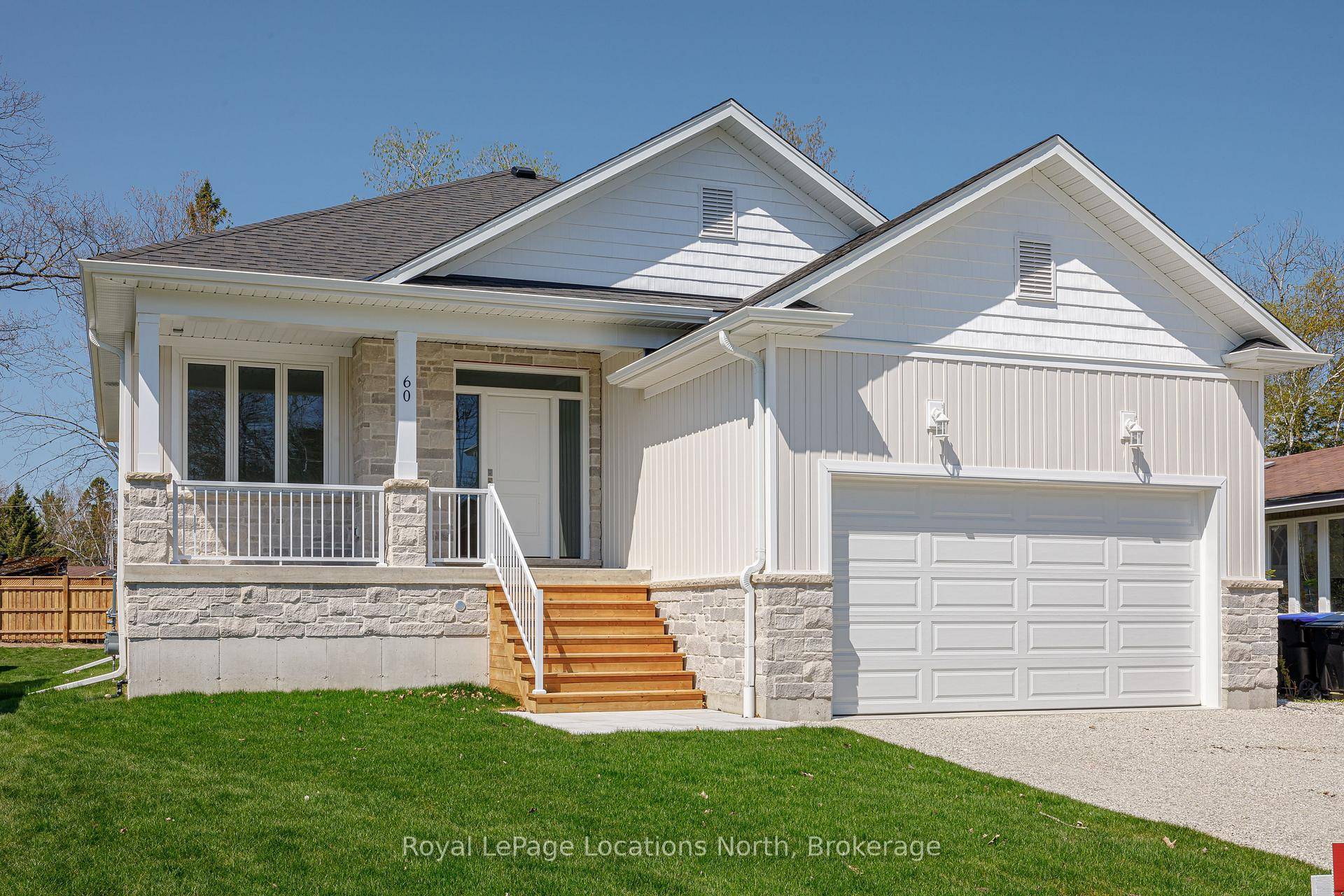 Charming Custom Built Bungalow Just Blocks from the Beach !