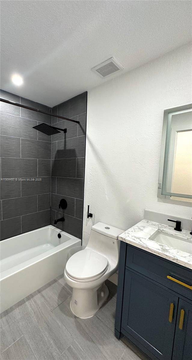 This unit, located in one of the largest communities within the submarket of the city of Homestead, Florida, features a gated community, a private fenced yard, and two assigned parking ...