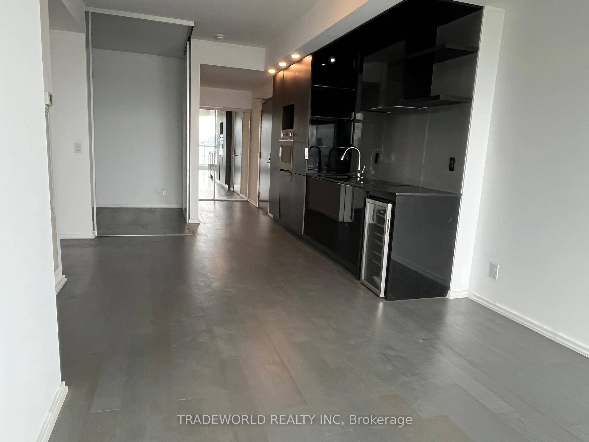 The Indx Condo ! Luxurious 2 Bedroom In The Heart Of The Financial District !