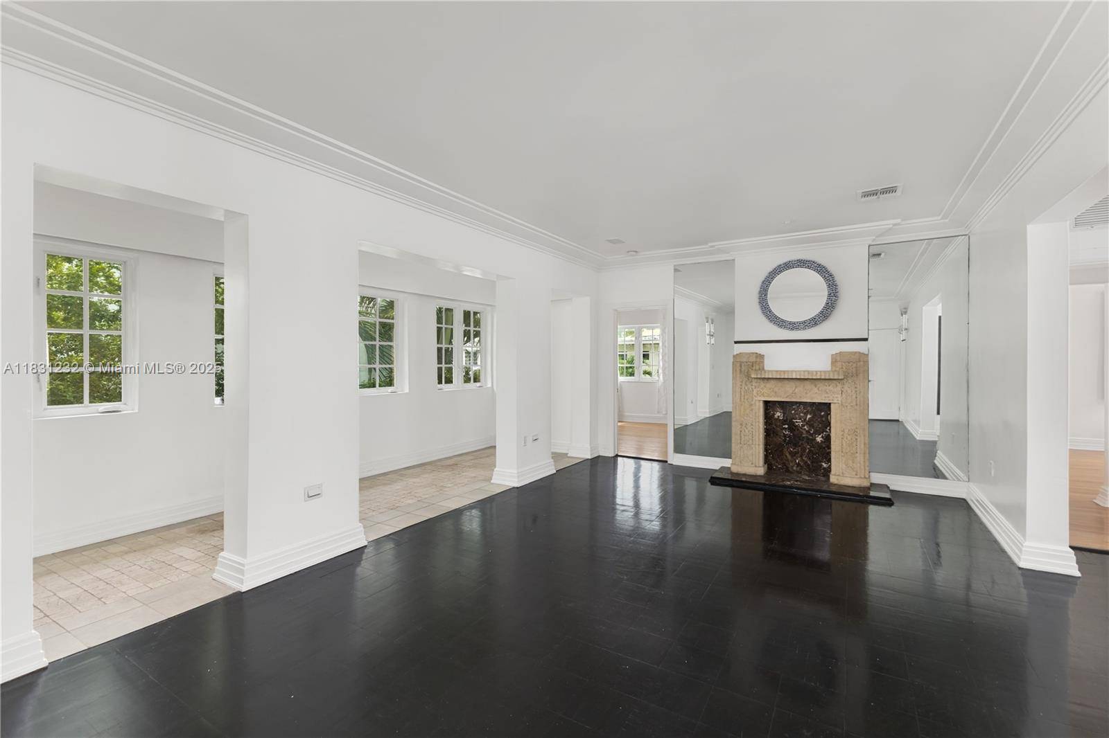 Beautifully restored Art Deco building walking distance to the beach and to South Beach s world class shopping amp ; dining.