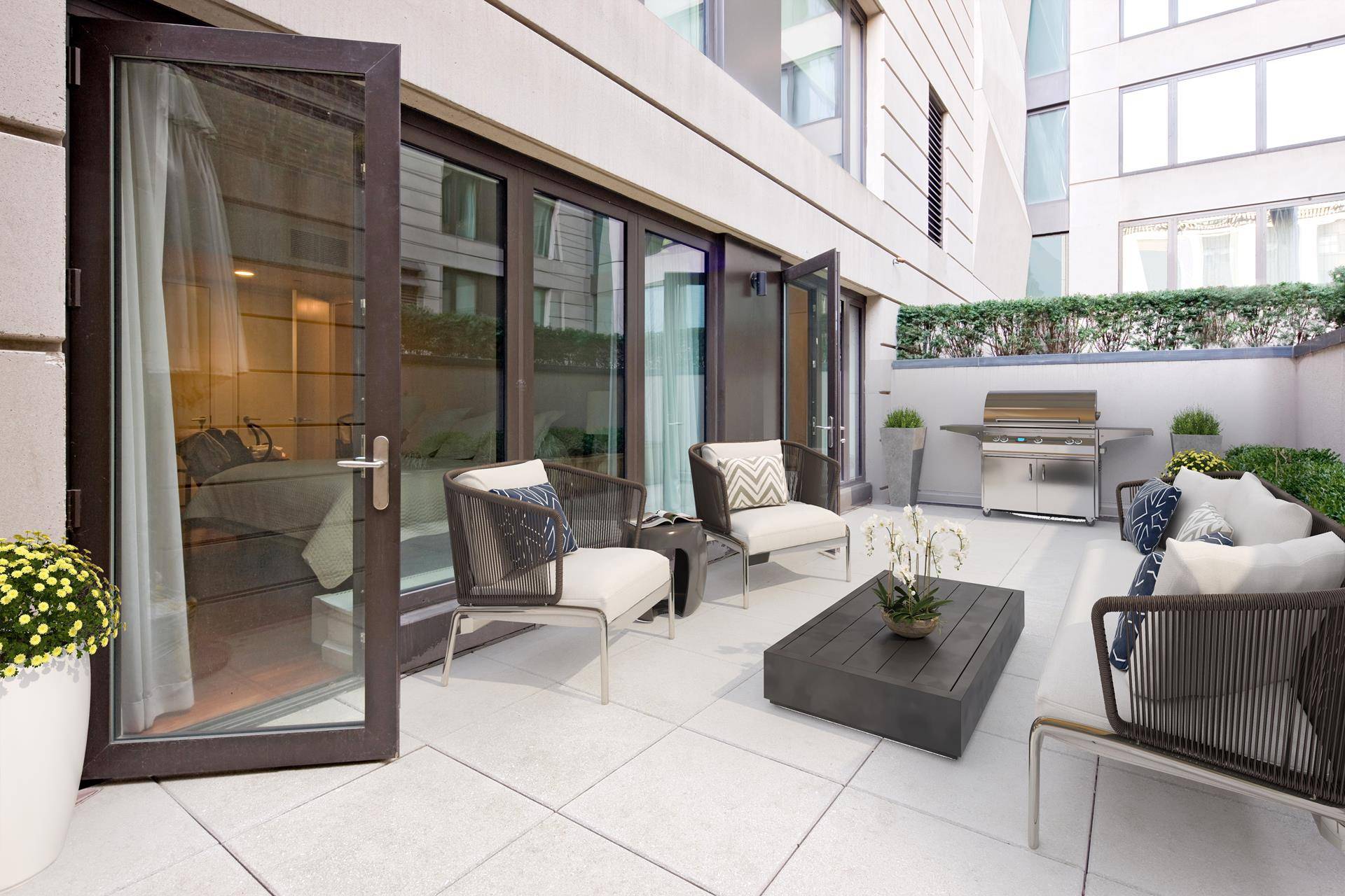 SoHo Luxury 2 Bedroom Rental with Private Outdoor Space Discover the ultimate in luxury rental living with this spacious 2 bedroom, 2 bathroom home in the heart of SoHo.