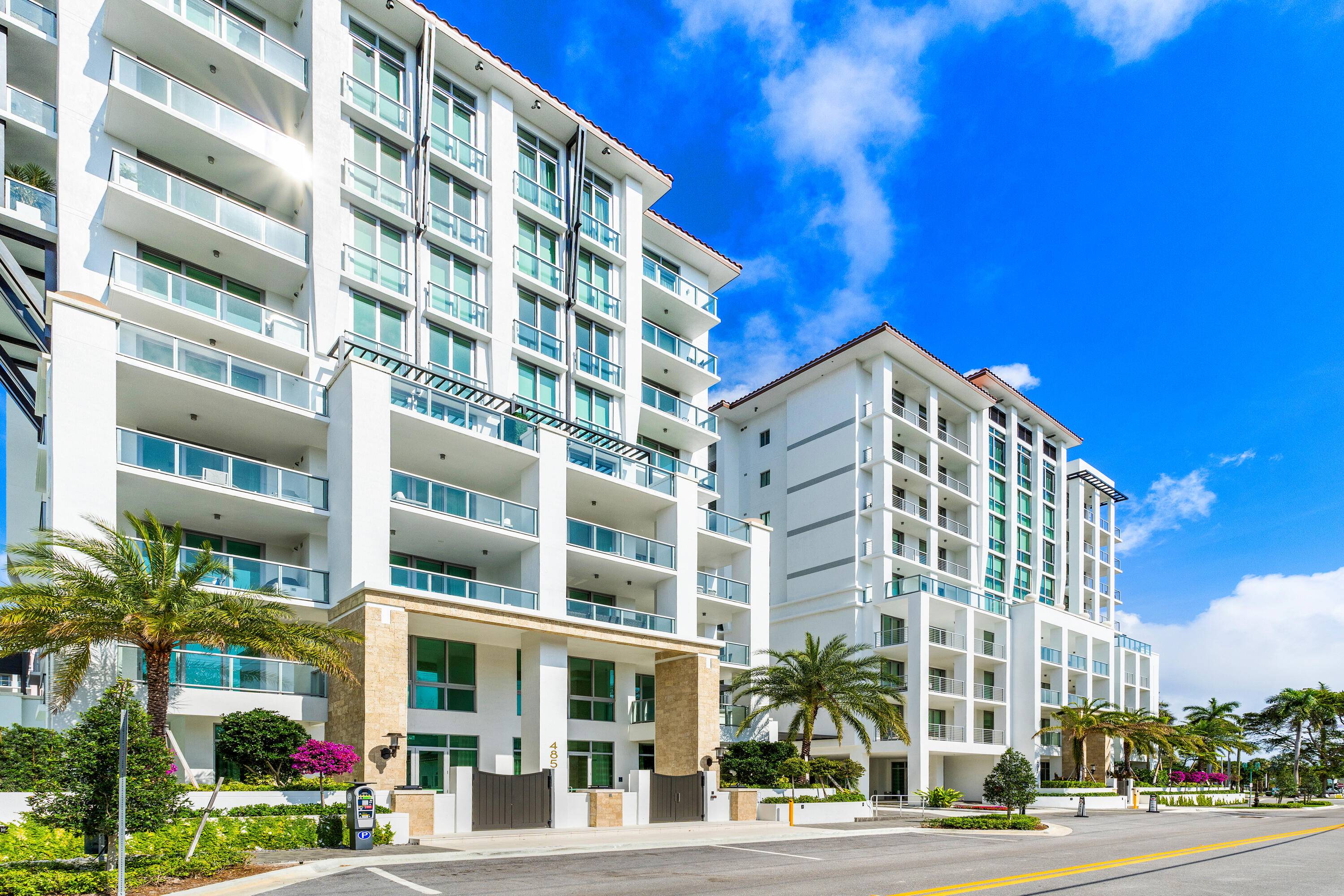 Spectacular Brand New Condo, over 3400 SQ FT AC, with Incredible Downtown Location.