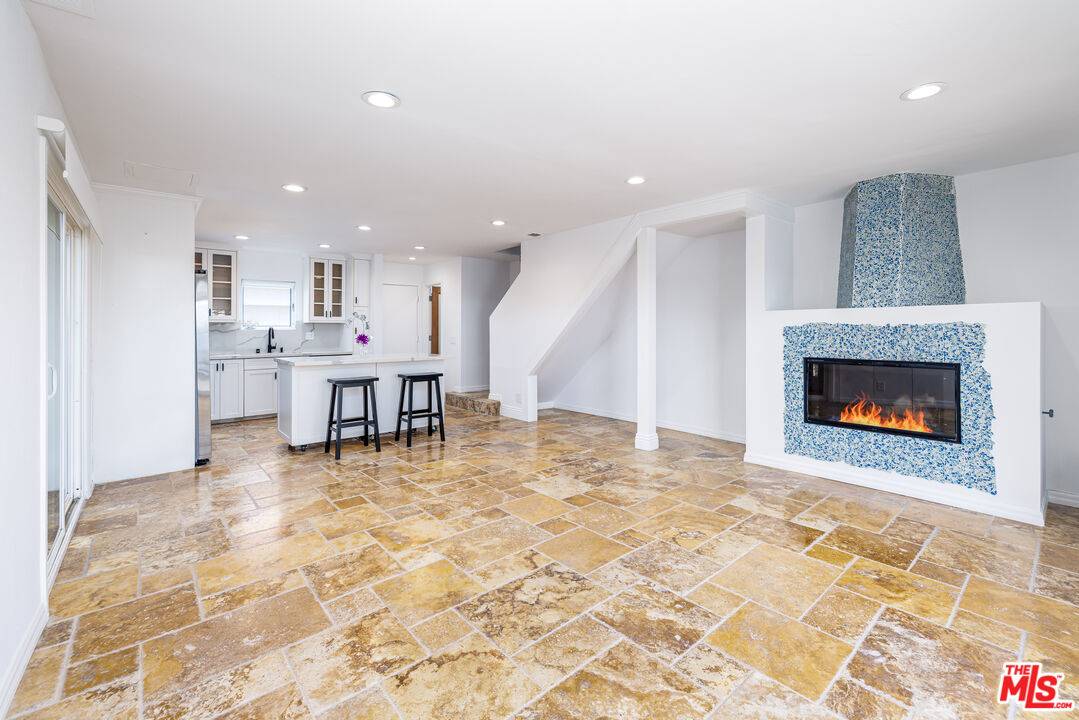 28711 PACIFIC COAST HWY 2.0 Malibu LA