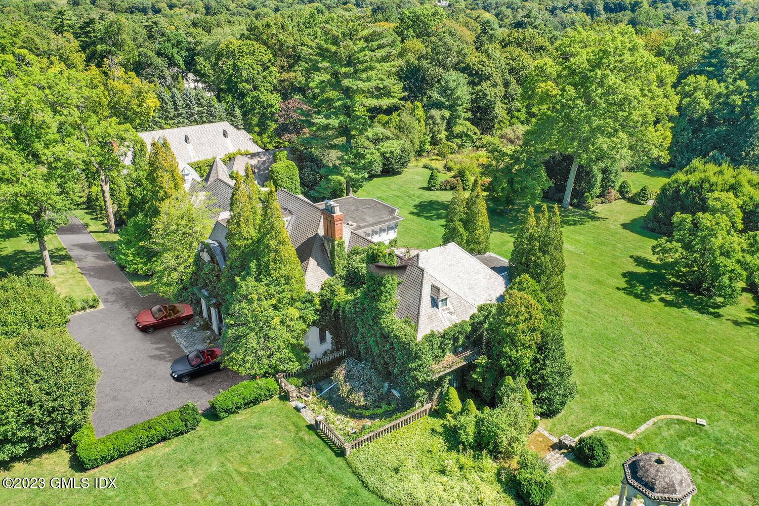 555 Lake Avenue, Greenwich, CT 