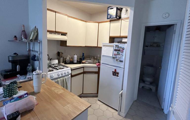 Bright two bedroom in prime upper east side location.