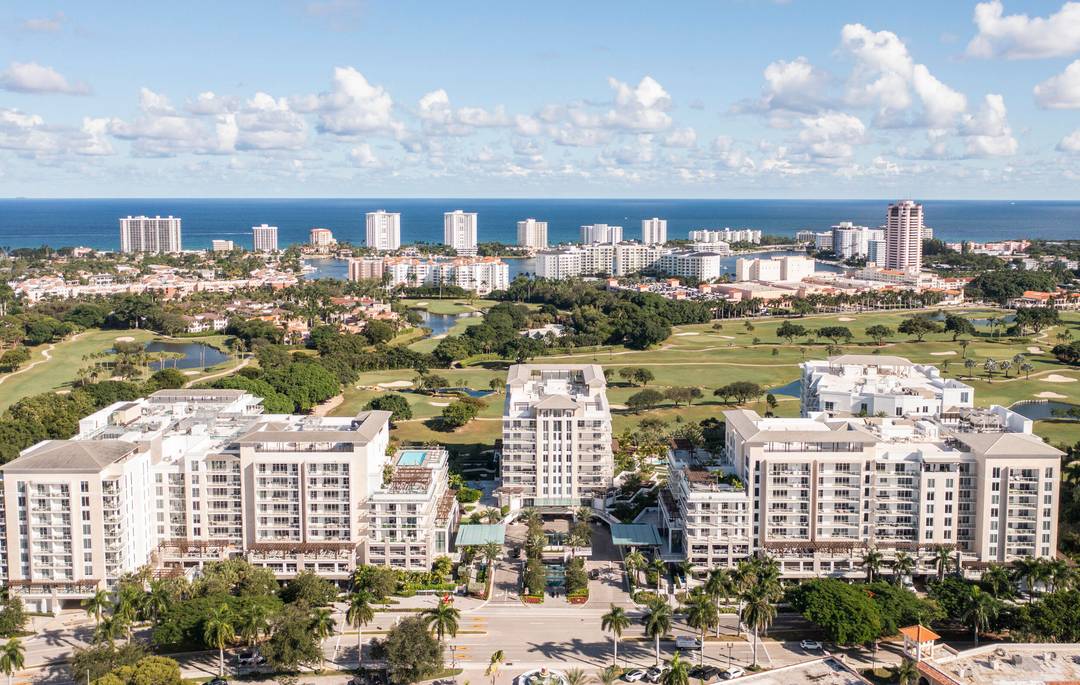 Welcome to ALINA Residences, where contemporary luxury meets Boca Raton's prestigious golf course setting.