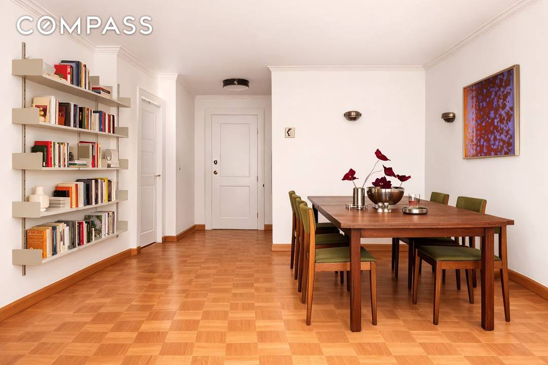 Some images have been virtually staged This south facing alcove studio apartment features a spacious layout with a generous living area, a dedicated dining space, a large kitchen, and a ...