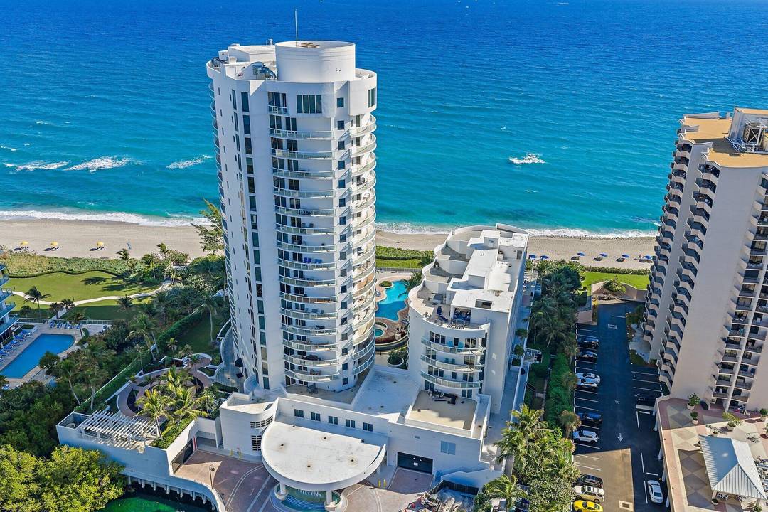 Beachfront, spacious, 3 bed 3 bath, Singer Island condo.