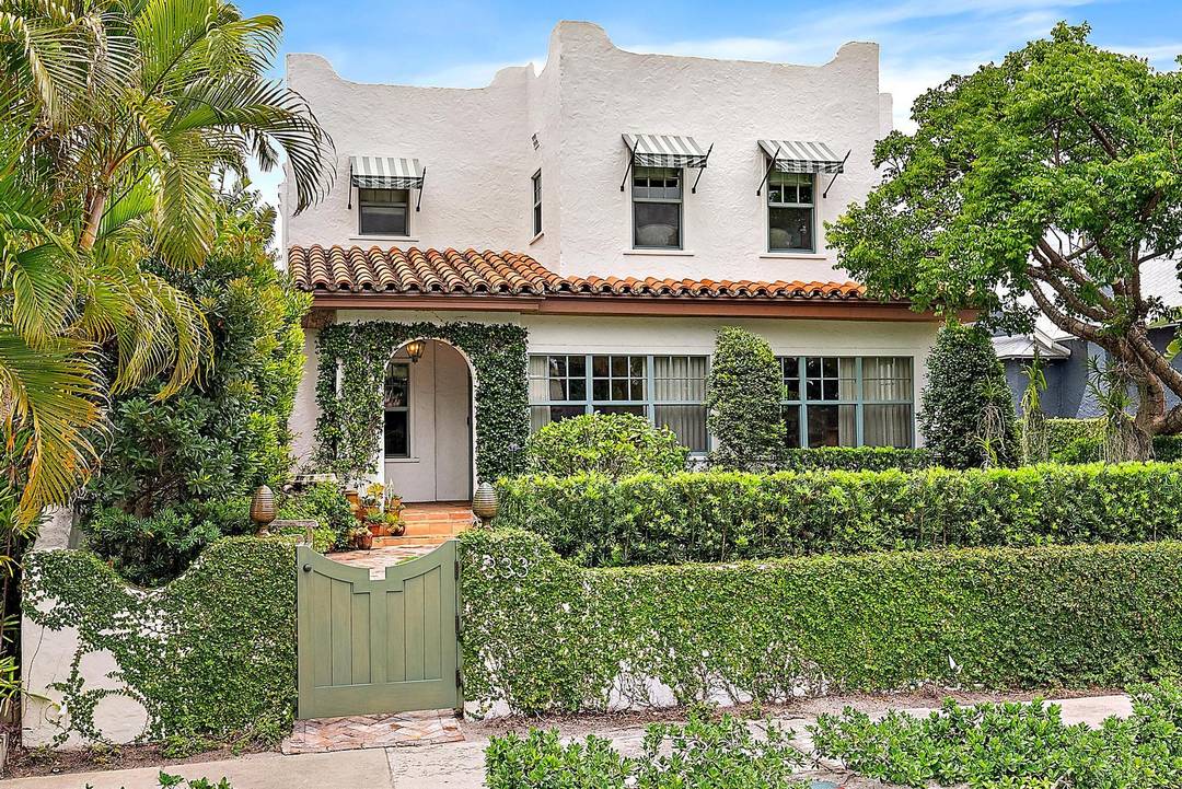 Meticulously renovated, this 1926 SoSo home offers a 3 bedroom main house as well as two private and self contained guest apartments in the rear of the property.